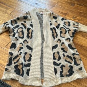 3/4 Sleeve Sweater Animal Print